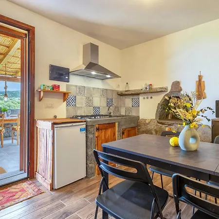 Sa Domo Isola Rossa * Trinità dʼAgultu