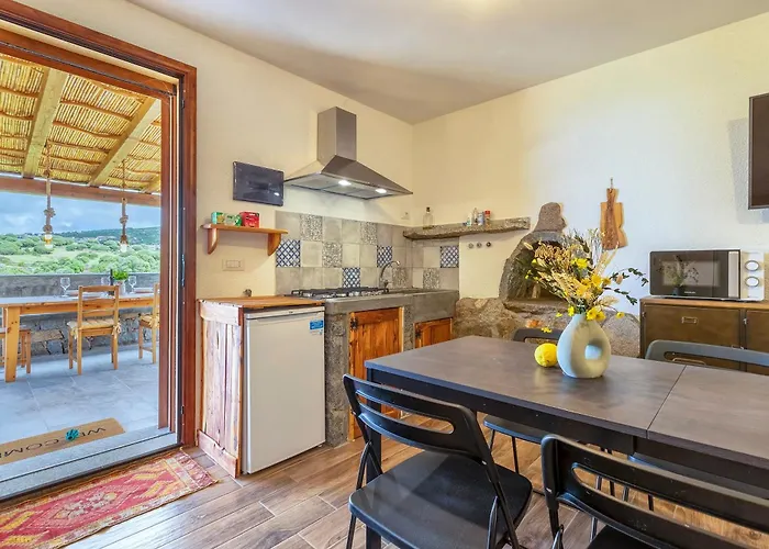 Sa Domo Isola Rossa * Trinità dʼAgultu